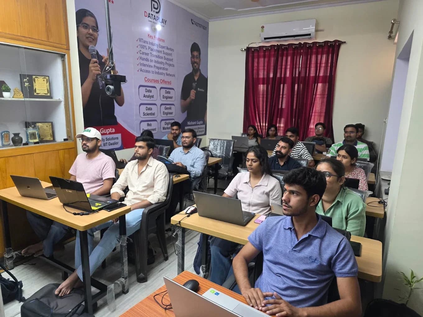 Students working on laptops in DataPlay’s Jaipur classroom